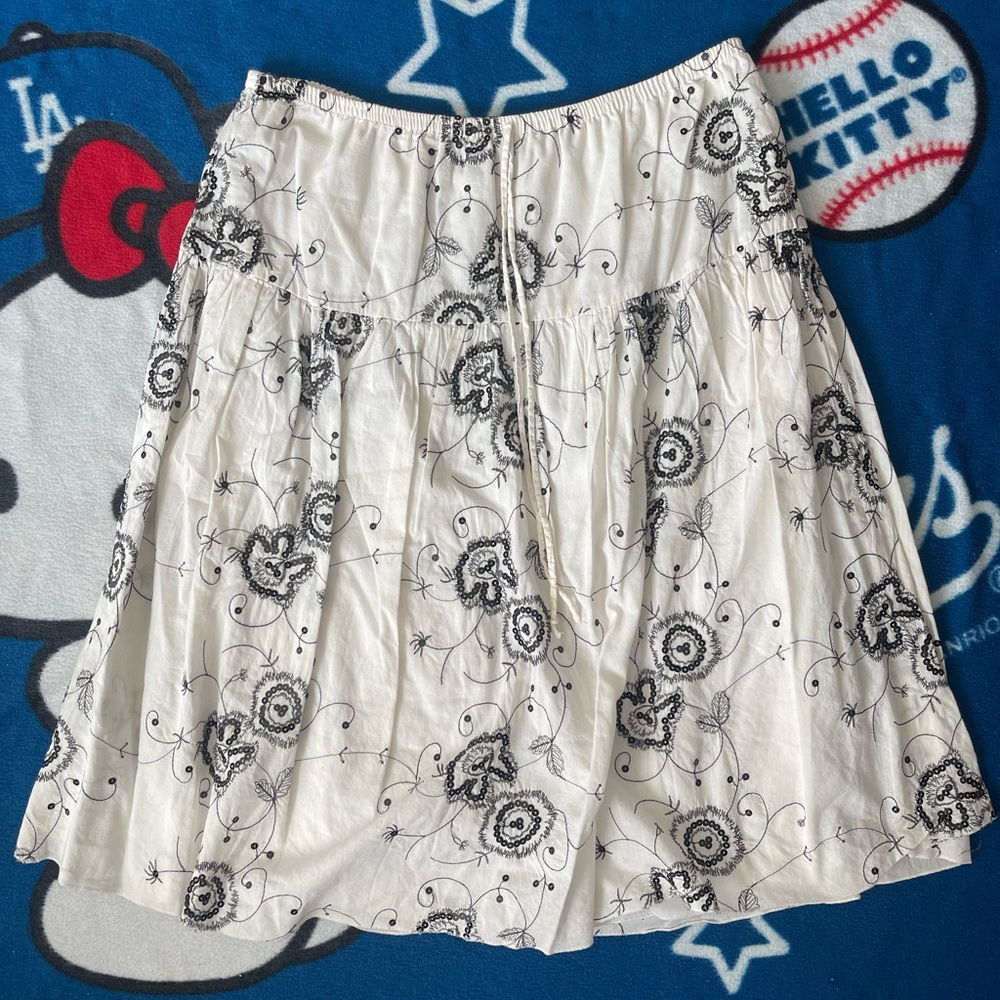Mid length skirt